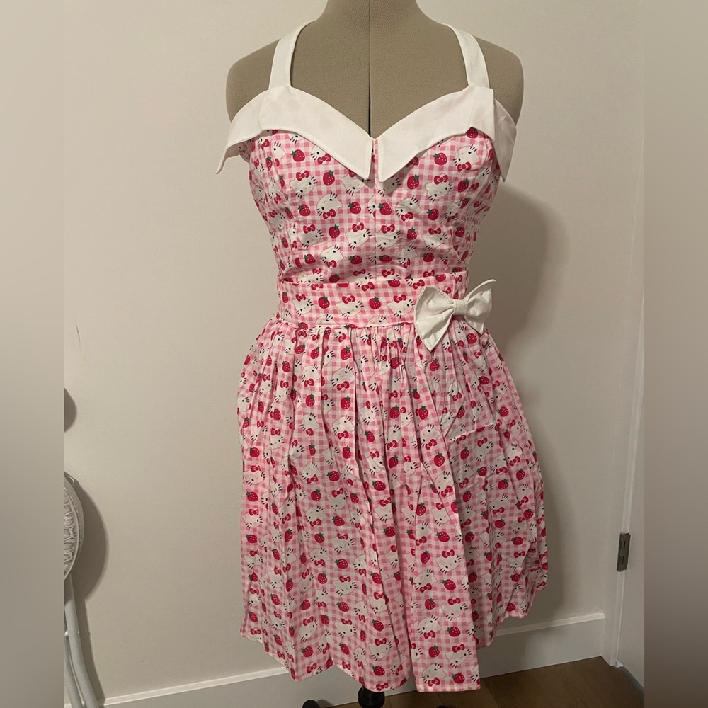 Custom made hello kitty set- never worn